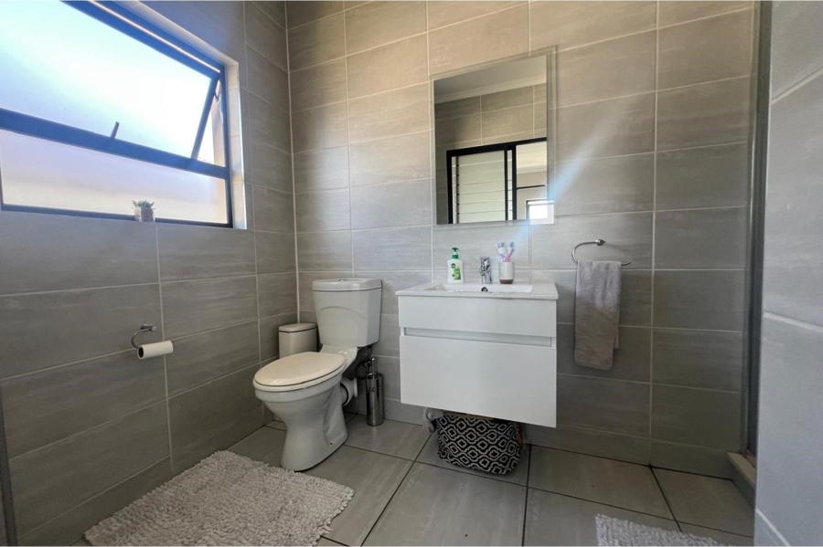 To Let 1 Bedroom Property for Rent in Waterfall Gauteng