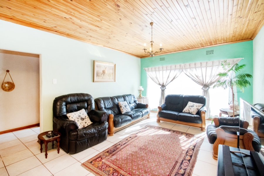 5 Bedroom Property for Sale in Helderkruin Gauteng