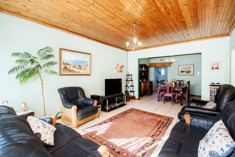 5 Bedroom Property for Sale in Helderkruin Gauteng