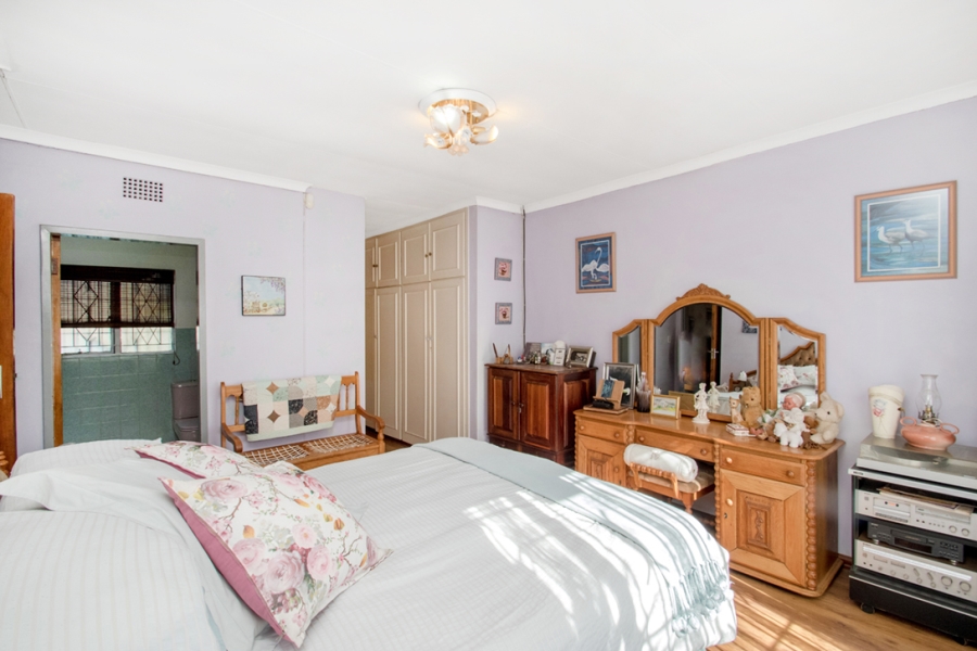 5 Bedroom Property for Sale in Helderkruin Gauteng