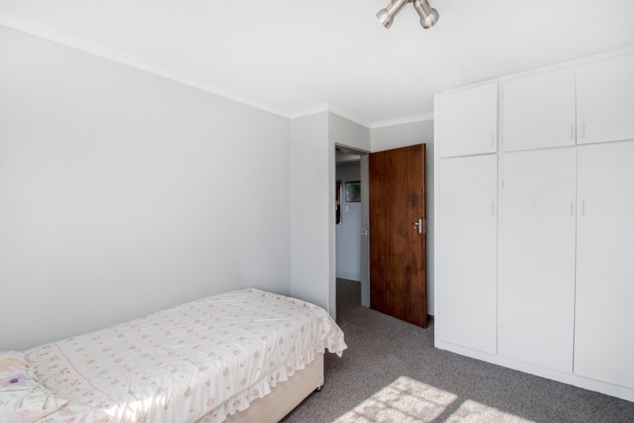 5 Bedroom Property for Sale in Helderkruin Gauteng