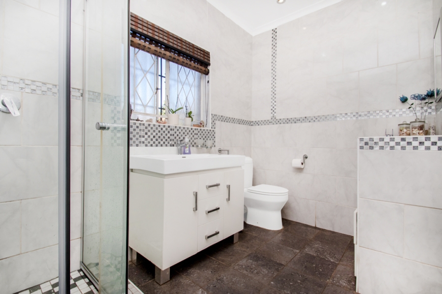5 Bedroom Property for Sale in Helderkruin Gauteng