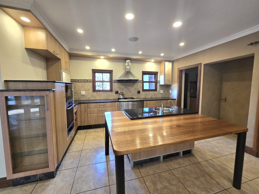 6 Bedroom Property for Sale in Carlswald Estate Gauteng