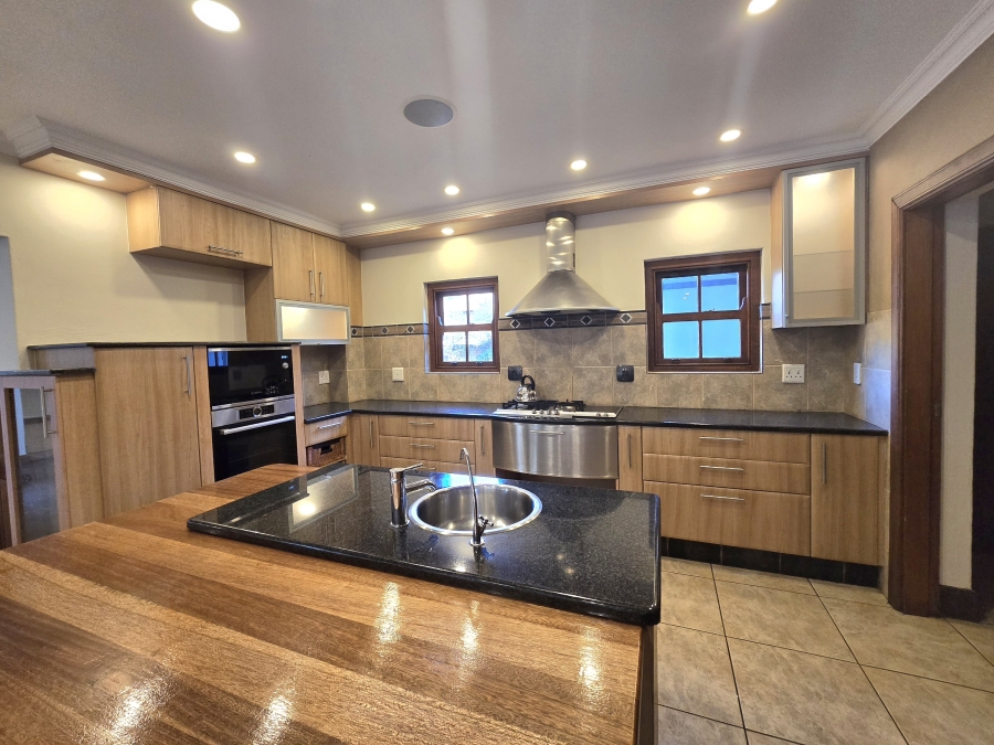 6 Bedroom Property for Sale in Carlswald Estate Gauteng