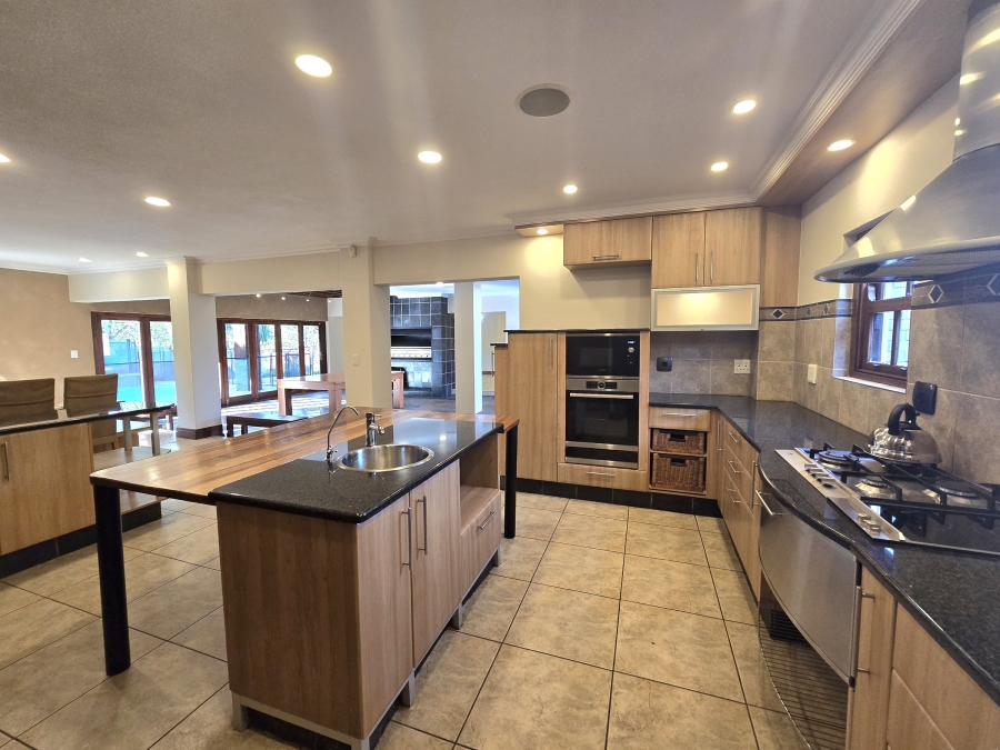 6 Bedroom Property for Sale in Carlswald Estate Gauteng
