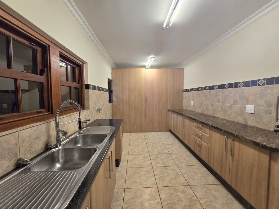 6 Bedroom Property for Sale in Carlswald Estate Gauteng