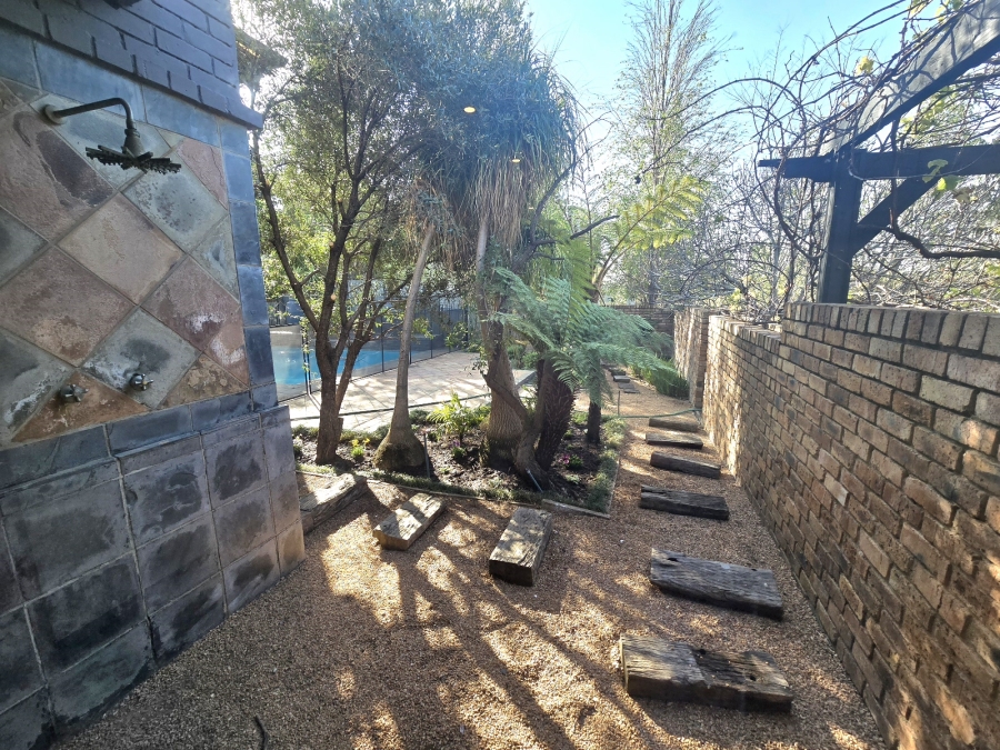 6 Bedroom Property for Sale in Carlswald Estate Gauteng