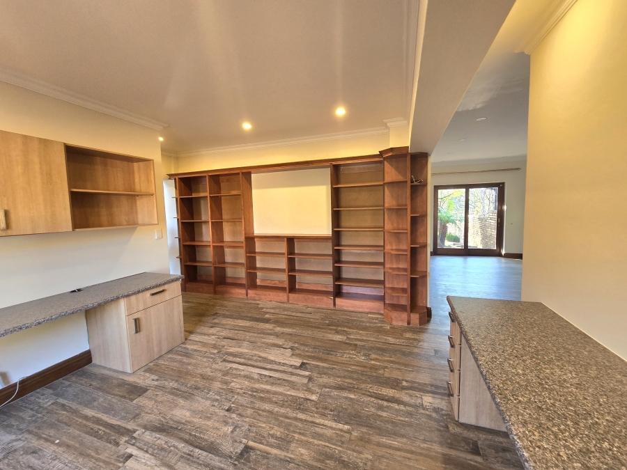 6 Bedroom Property for Sale in Carlswald Estate Gauteng