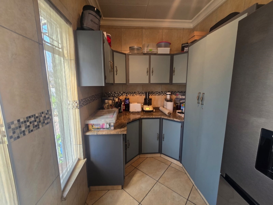 3 Bedroom Property for Sale in Brackenhurst Gauteng