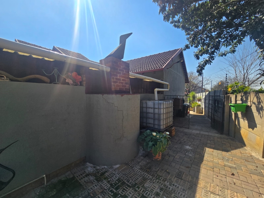 3 Bedroom Property for Sale in Brackenhurst Gauteng
