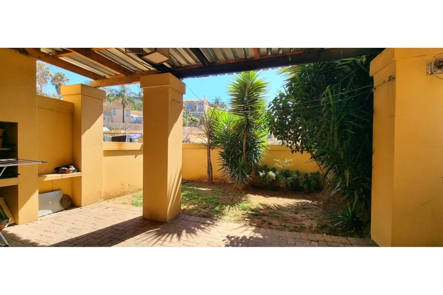 2 Bedroom Property for Sale in Bassonia Gauteng