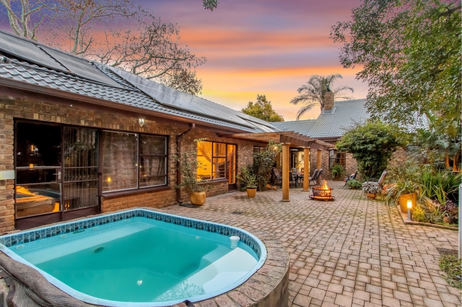 7 Bedroom Property for Sale in Blue Hills AH Gauteng