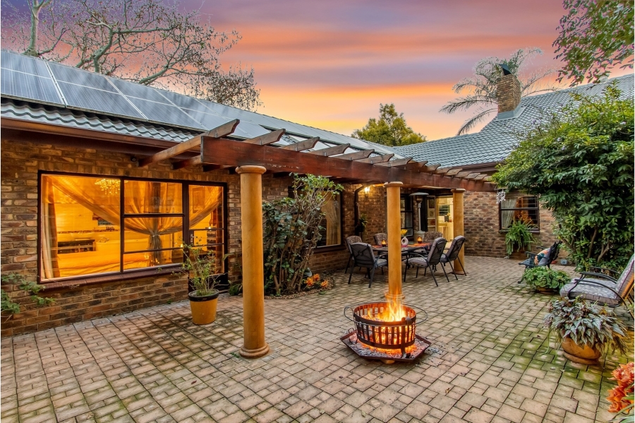 7 Bedroom Property for Sale in Blue Hills AH Gauteng