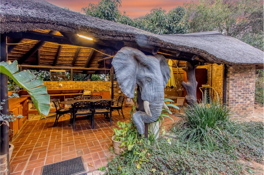 7 Bedroom Property for Sale in Blue Hills AH Gauteng