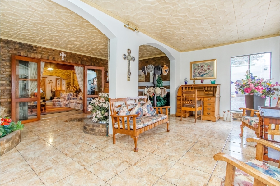 7 Bedroom Property for Sale in Blue Hills AH Gauteng