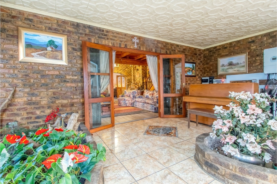 7 Bedroom Property for Sale in Blue Hills AH Gauteng