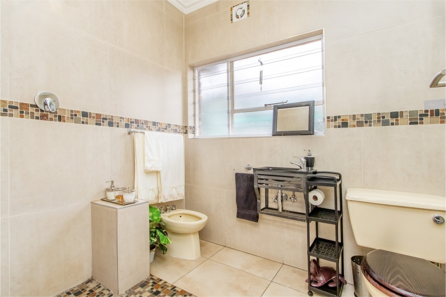 7 Bedroom Property for Sale in Blue Hills AH Gauteng