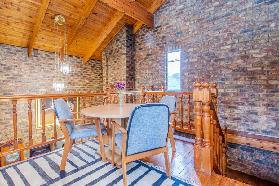 7 Bedroom Property for Sale in Blue Hills AH Gauteng