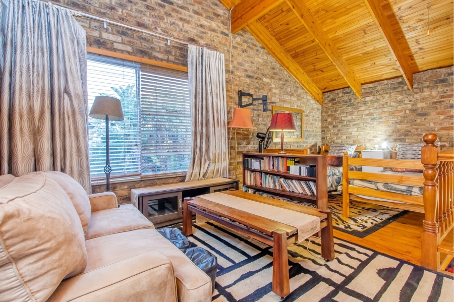 7 Bedroom Property for Sale in Blue Hills AH Gauteng