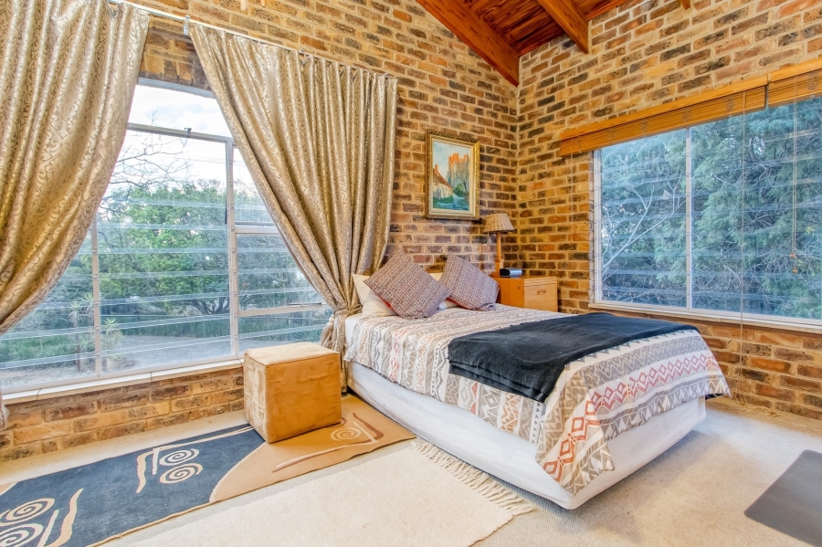 7 Bedroom Property for Sale in Blue Hills AH Gauteng