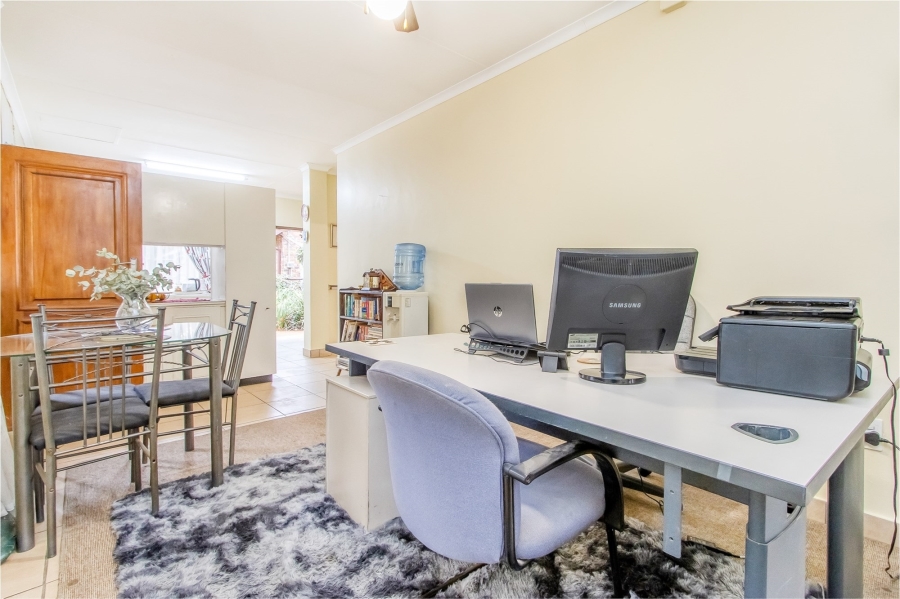 7 Bedroom Property for Sale in Blue Hills AH Gauteng