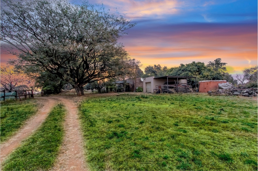 7 Bedroom Property for Sale in Blue Hills AH Gauteng