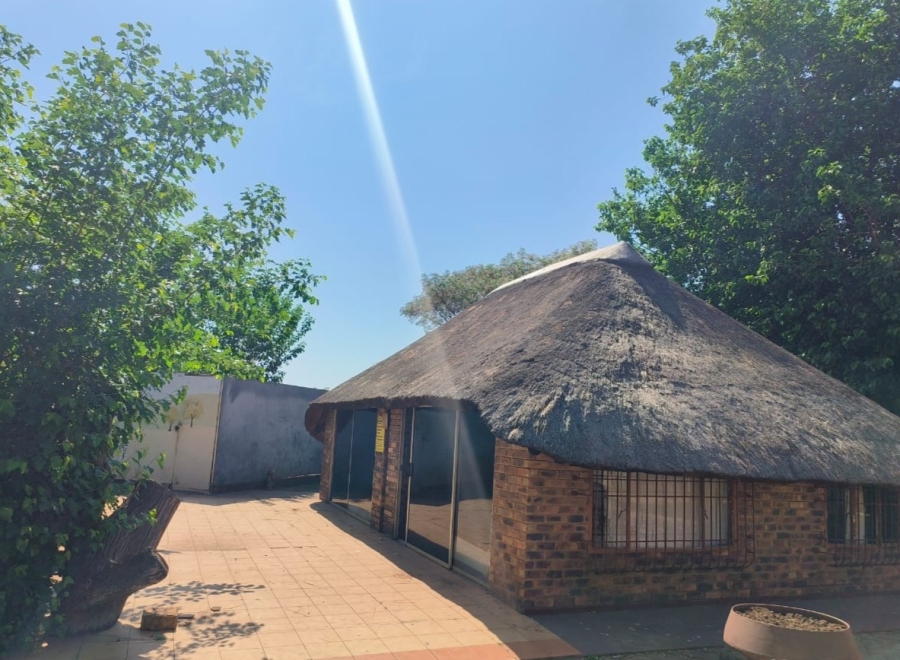 3 Bedroom Property for Sale in Mullerstuine Gauteng