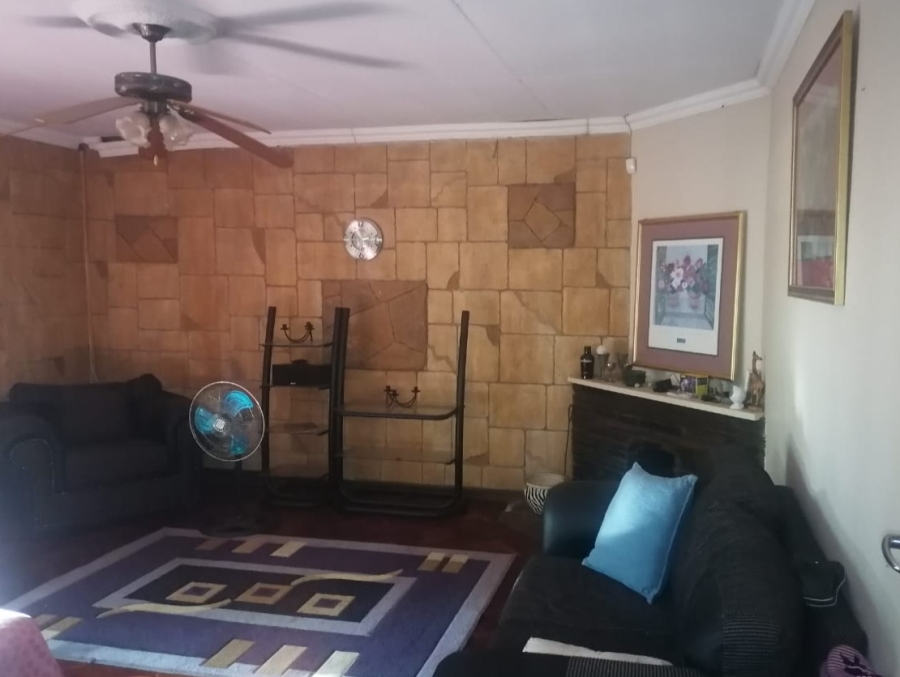 3 Bedroom Property for Sale in Mullerstuine Gauteng