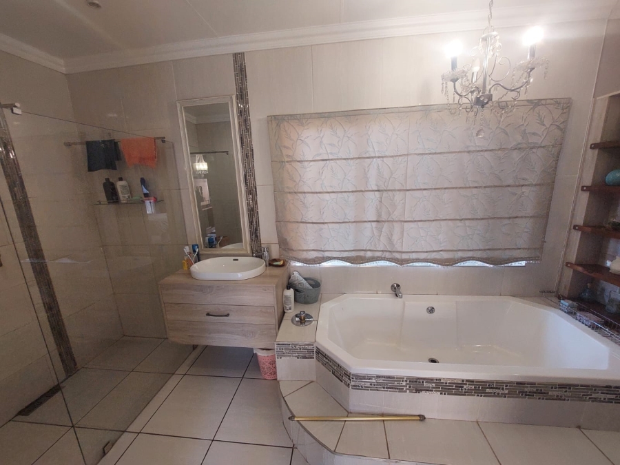 4 Bedroom Property for Sale in Suiderberg Gauteng