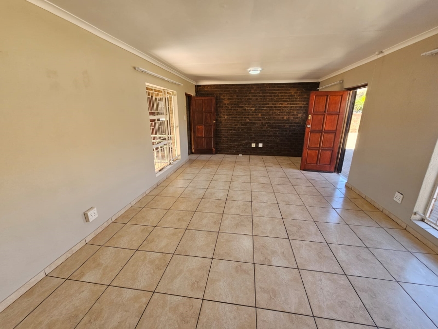 2 Bedroom Property for Sale in New Redruth Gauteng