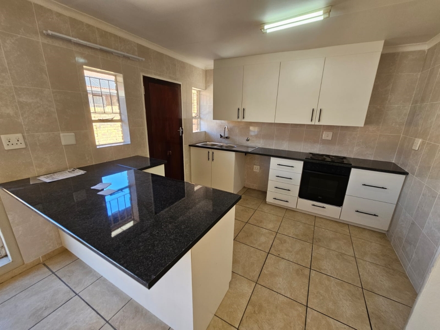 2 Bedroom Property for Sale in New Redruth Gauteng