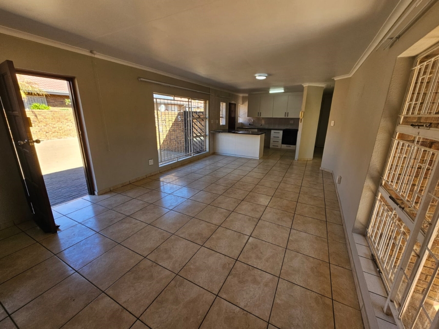 2 Bedroom Property for Sale in New Redruth Gauteng