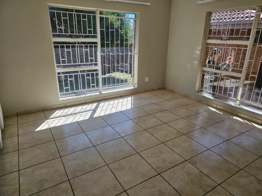 2 Bedroom Property for Sale in New Redruth Gauteng