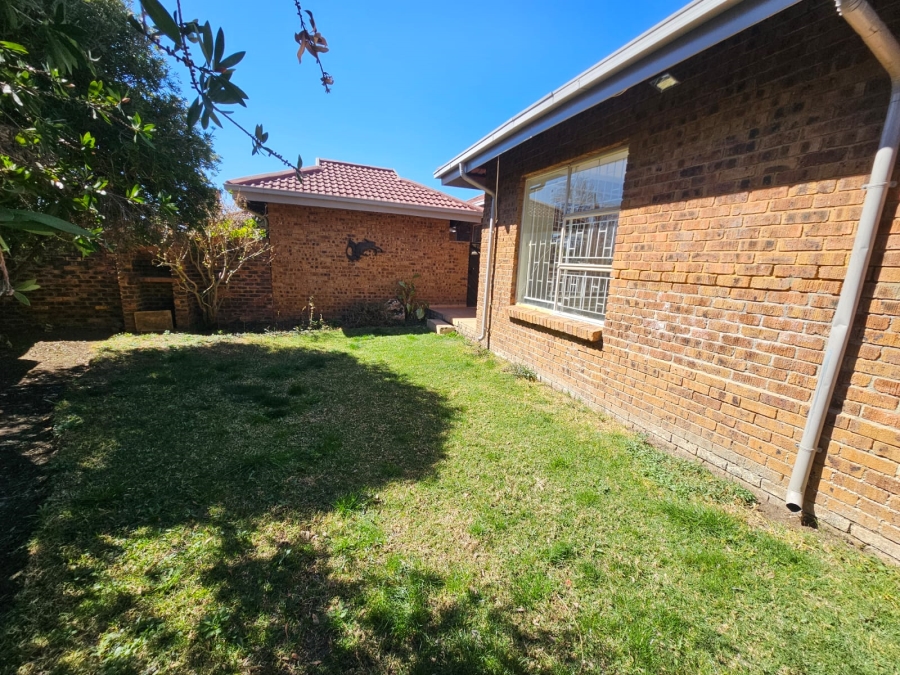 2 Bedroom Property for Sale in New Redruth Gauteng