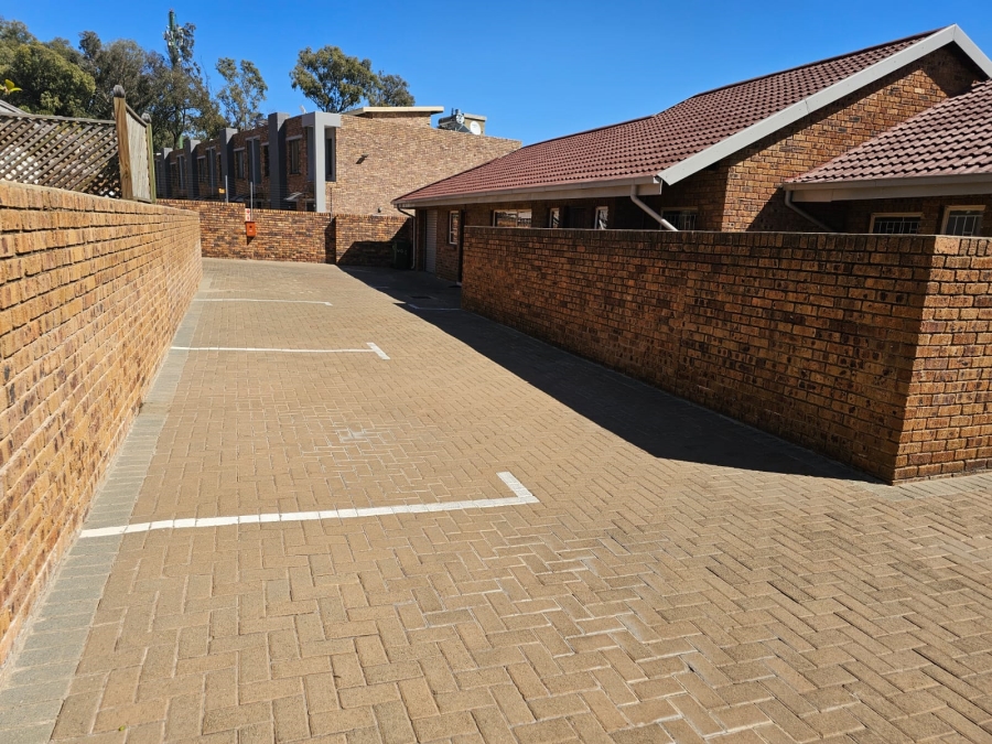 2 Bedroom Property for Sale in New Redruth Gauteng