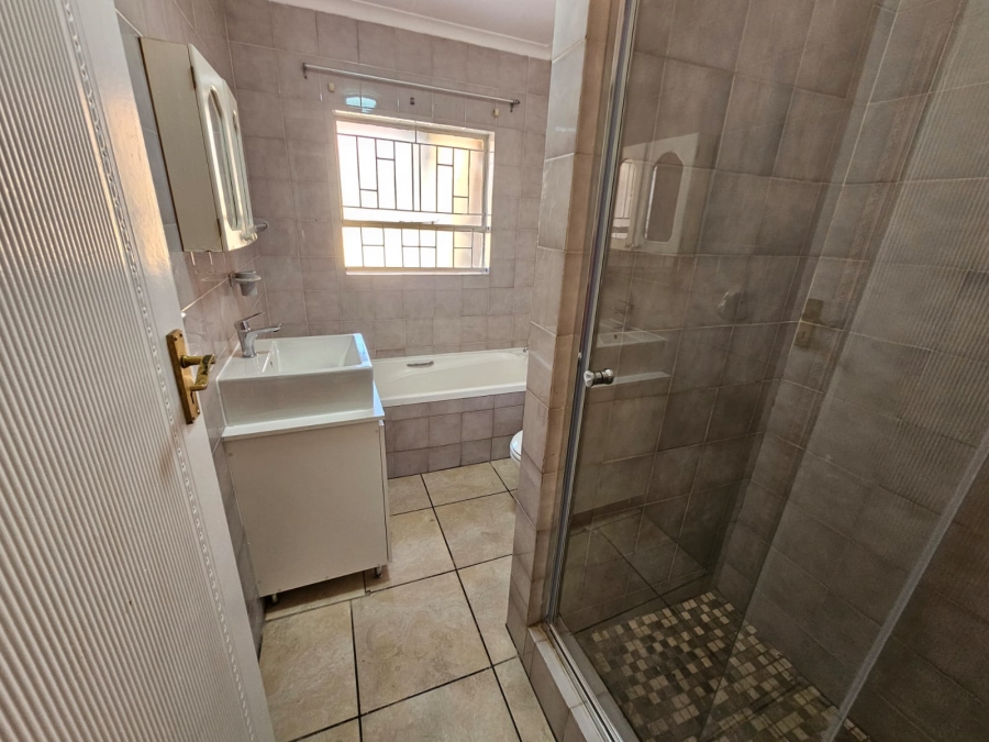 2 Bedroom Property for Sale in New Redruth Gauteng
