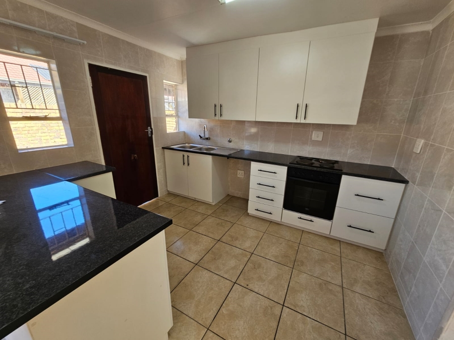2 Bedroom Property for Sale in New Redruth Gauteng