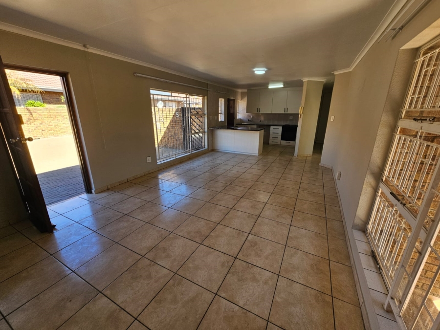 2 Bedroom Property for Sale in New Redruth Gauteng