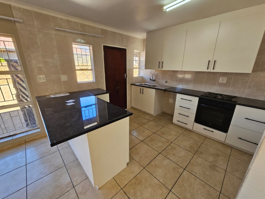 2 Bedroom Property for Sale in New Redruth Gauteng