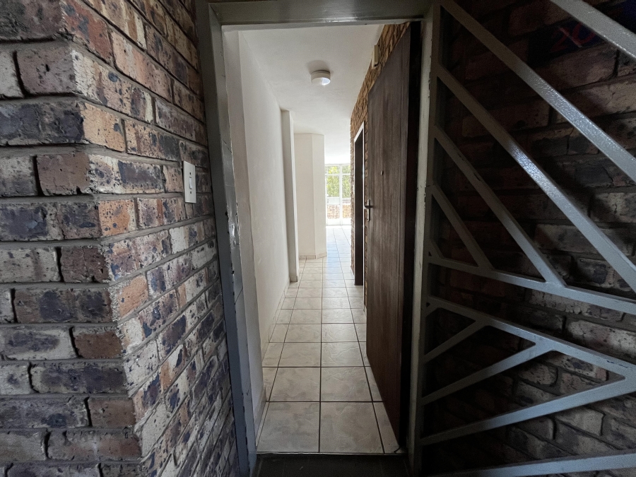 2 Bedroom Property for Sale in Pretoria North Gauteng