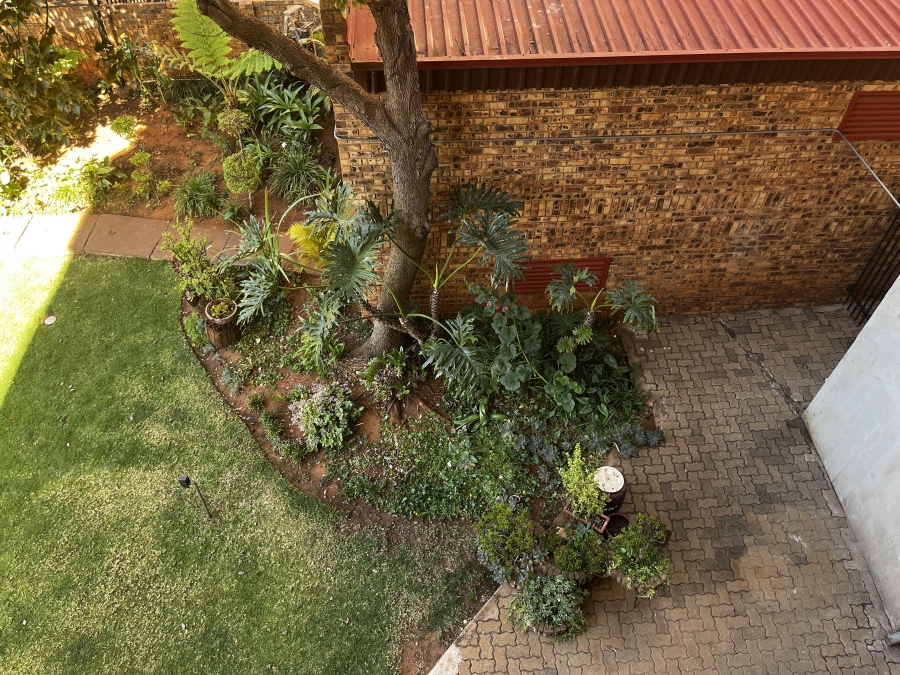 2 Bedroom Property for Sale in Pretoria North Gauteng