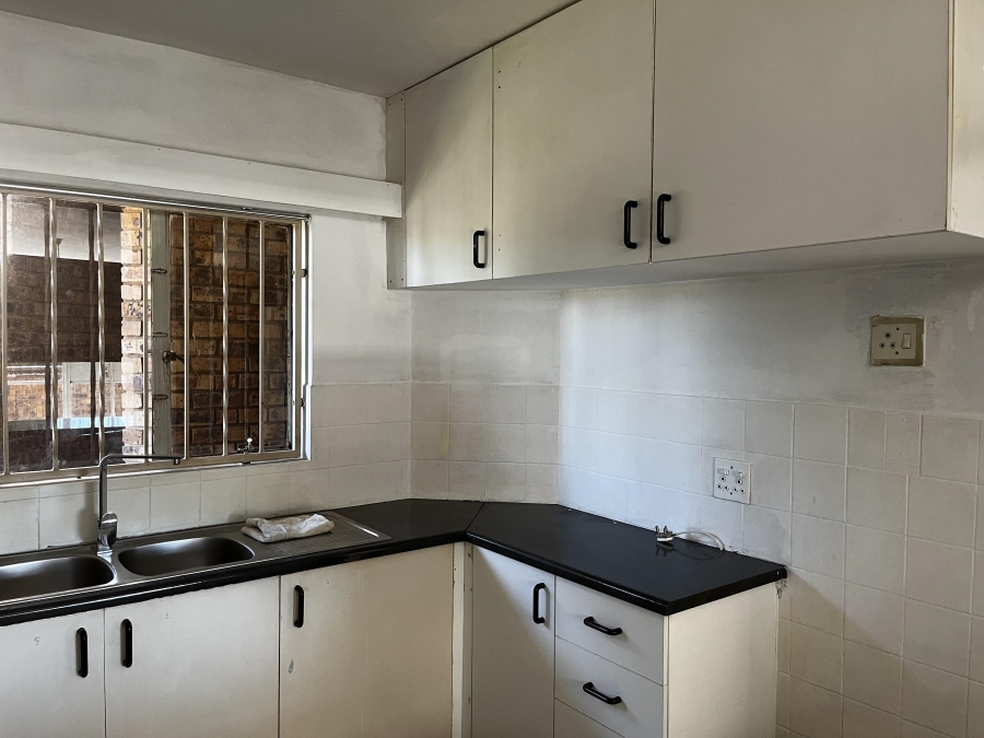 2 Bedroom Property for Sale in Pretoria North Gauteng