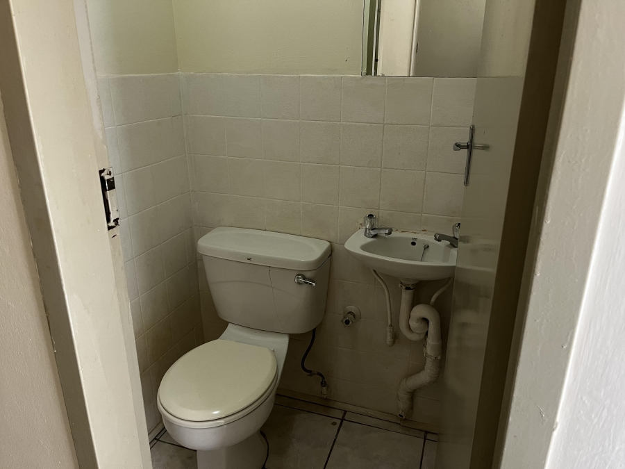 2 Bedroom Property for Sale in Pretoria North Gauteng
