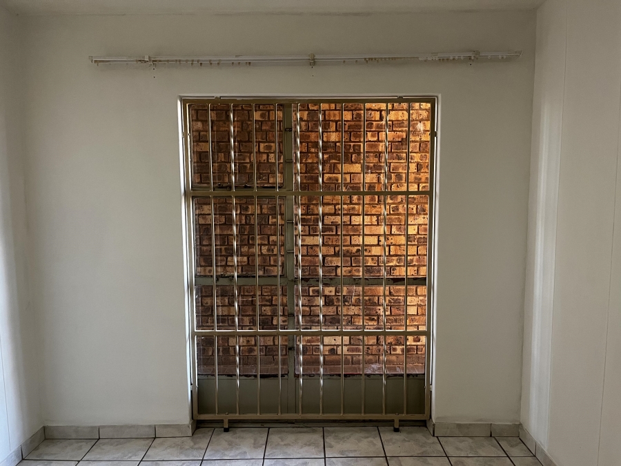 2 Bedroom Property for Sale in Pretoria North Gauteng