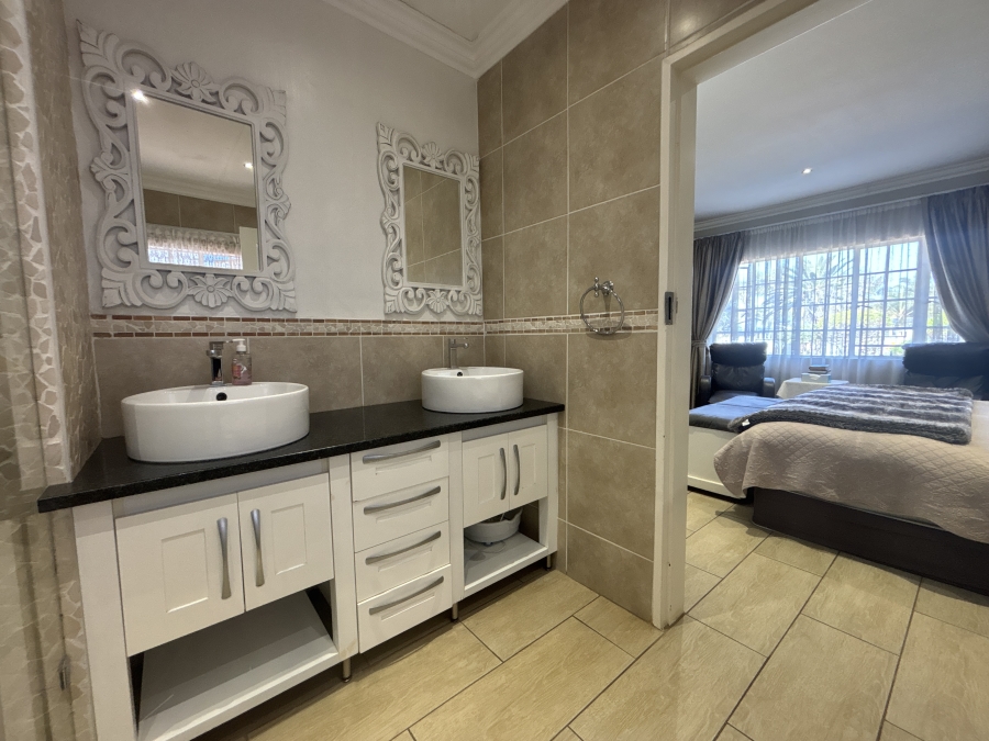 3 Bedroom Property for Sale in Rynfield Gauteng