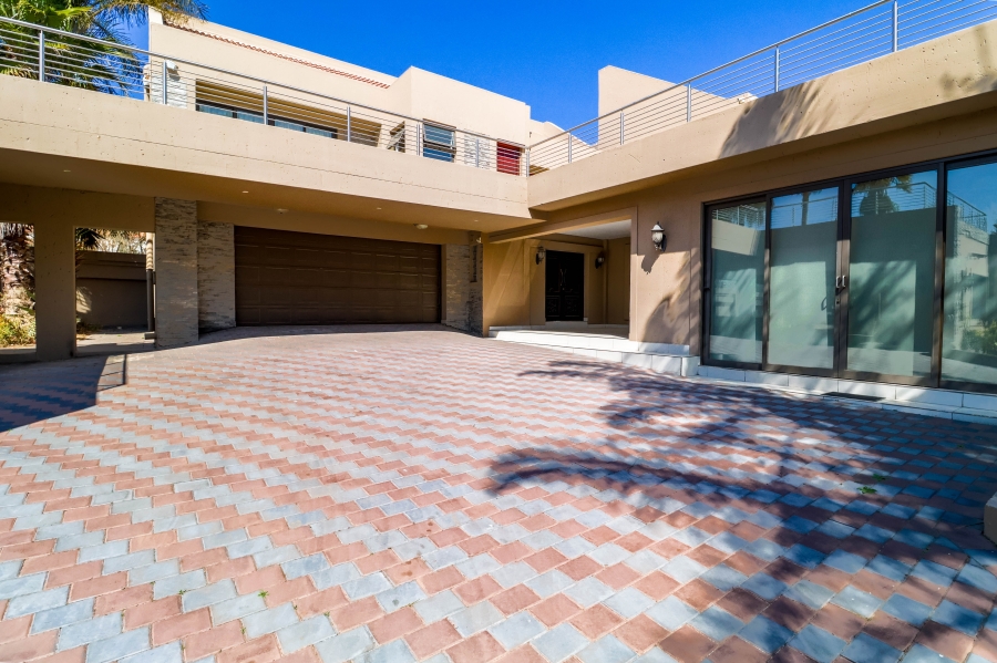 5 Bedroom Property for Sale in Lonehill Gauteng