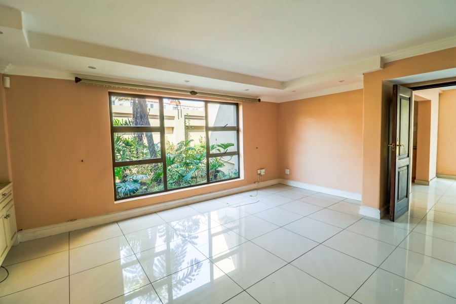 5 Bedroom Property for Sale in Lonehill Gauteng
