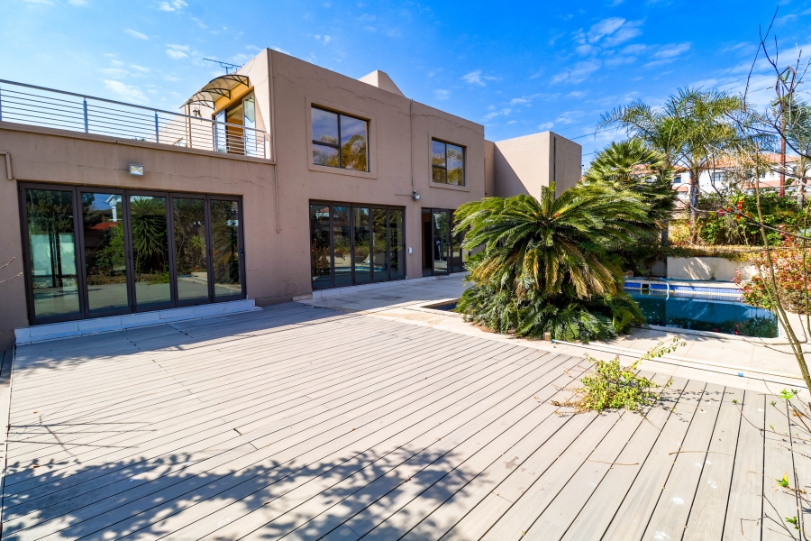5 Bedroom Property for Sale in Lonehill Gauteng