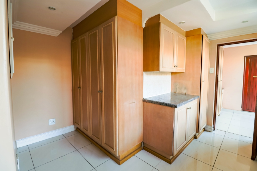 5 Bedroom Property for Sale in Lonehill Gauteng