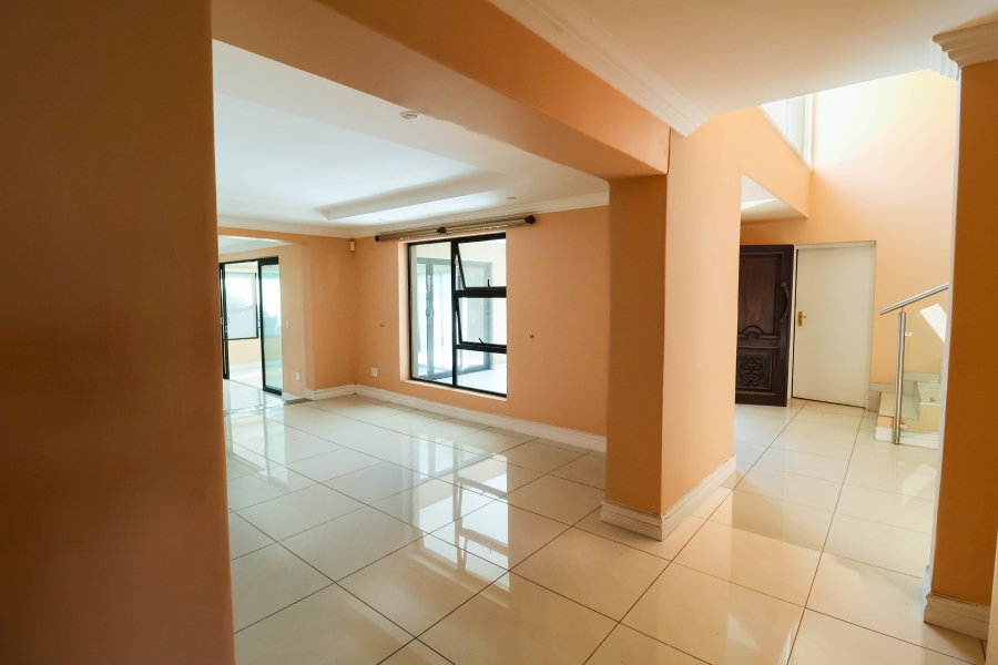5 Bedroom Property for Sale in Lonehill Gauteng